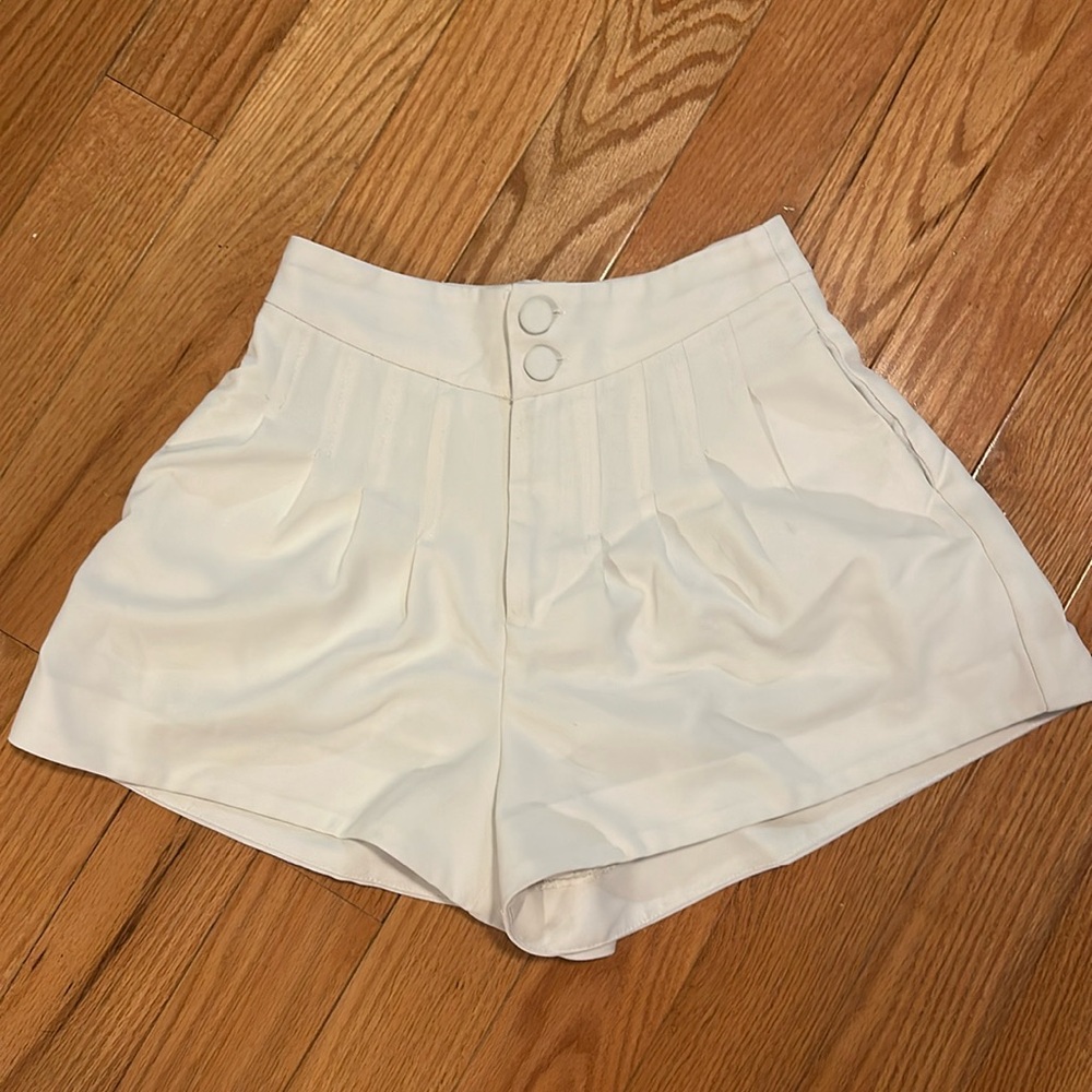 white short DO+BE size small
